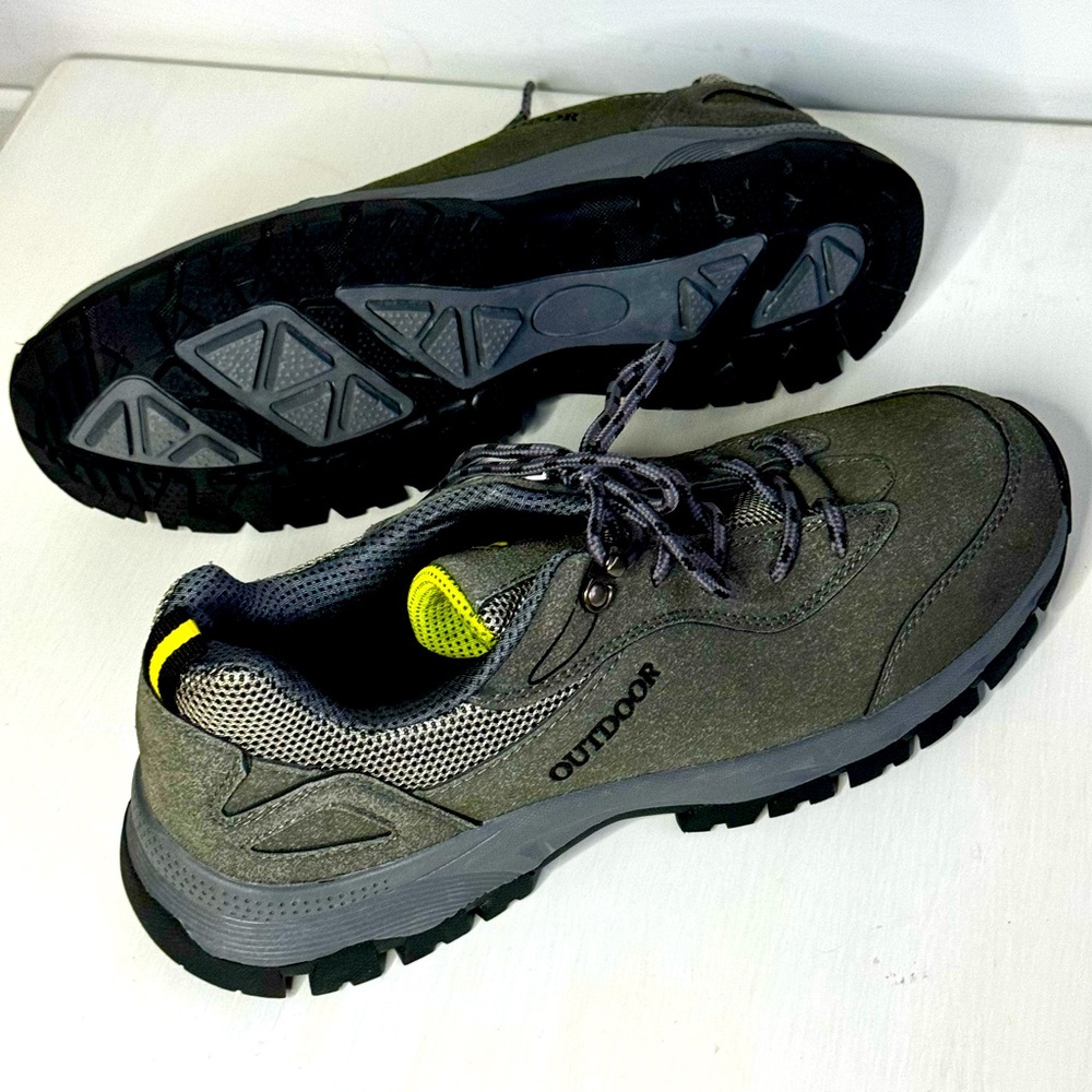 NWOT Men’s Outdoor Hiking Shoes Sz 12